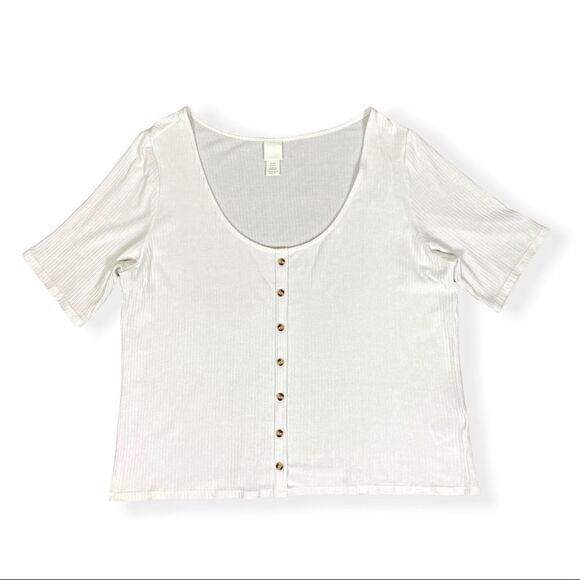 H&M Tops - H&M Women's White Ribbed Crop Top w/ Buttons Size XXL
